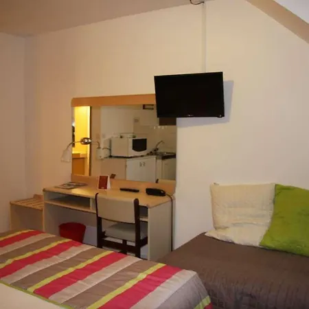 Brit Hotel