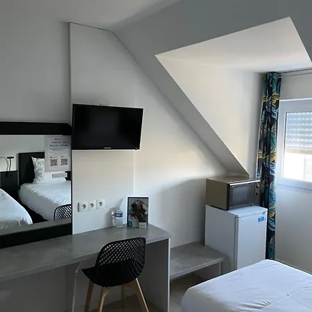 Brit Hotel