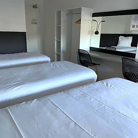 Brit Hotel