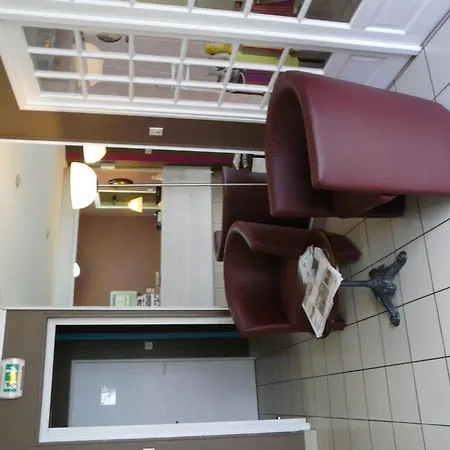 Brit Hotel
